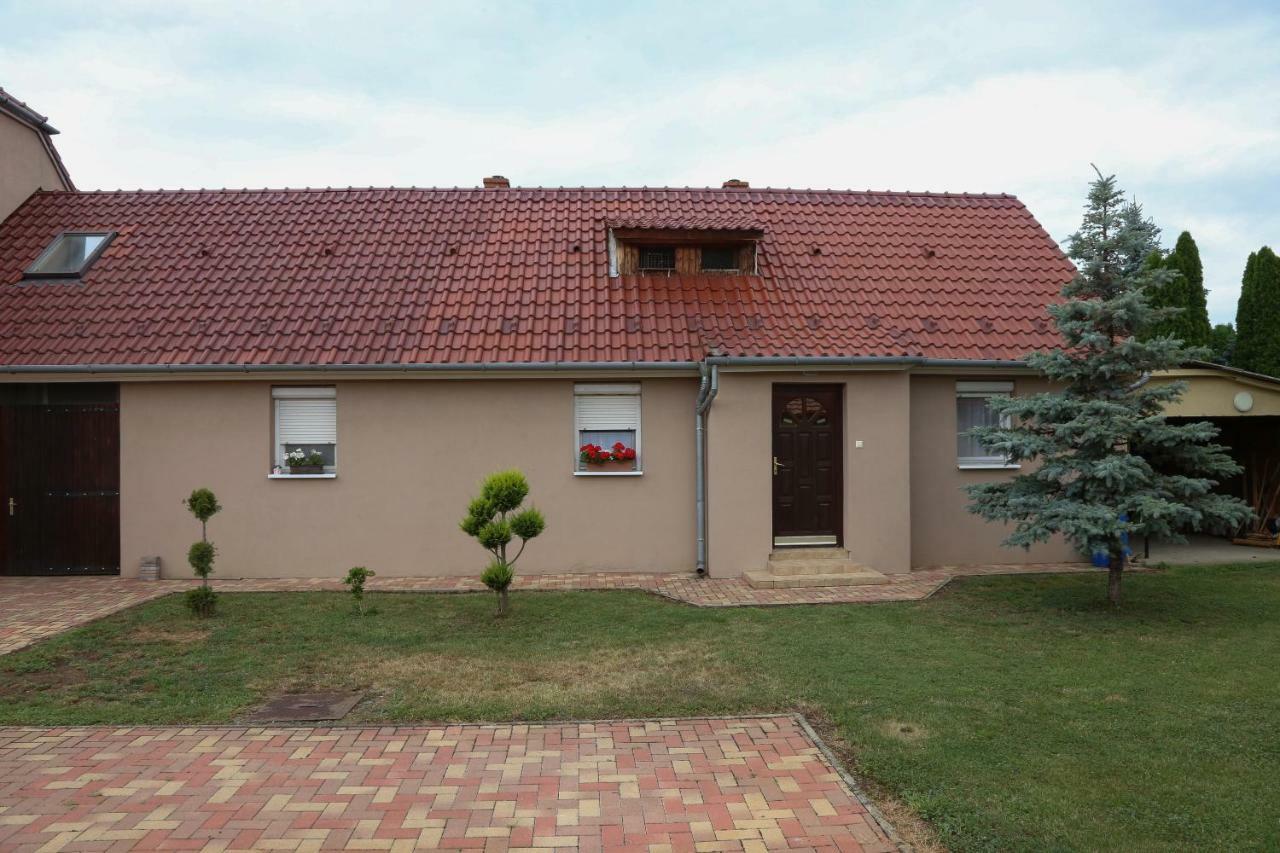 Silentium Garden Apartman Sárvár 外观 照片